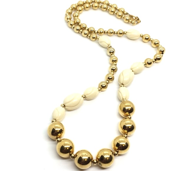 VINTAGE 80S 90S NAPIER GOLD TONE CARVED ACRYLIC BEAD BAUBLE NECKLACE BEADED - Picture 5 of 12